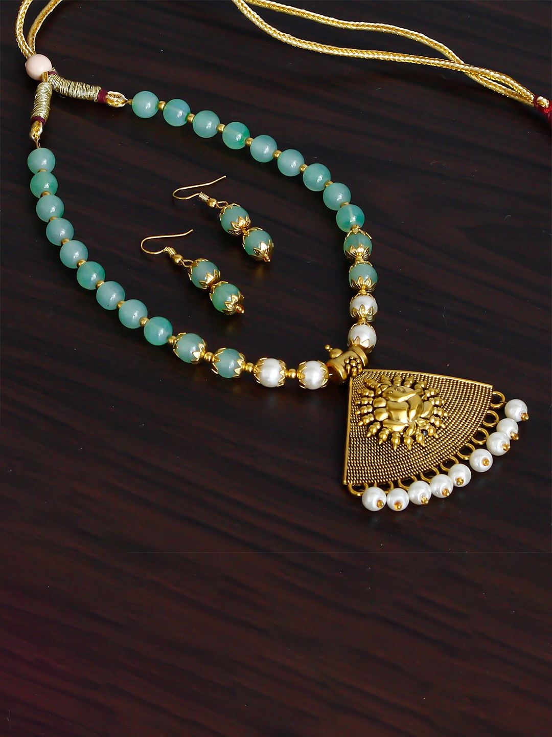 

ahoora Gold-Plated Beaded Jewellery Set