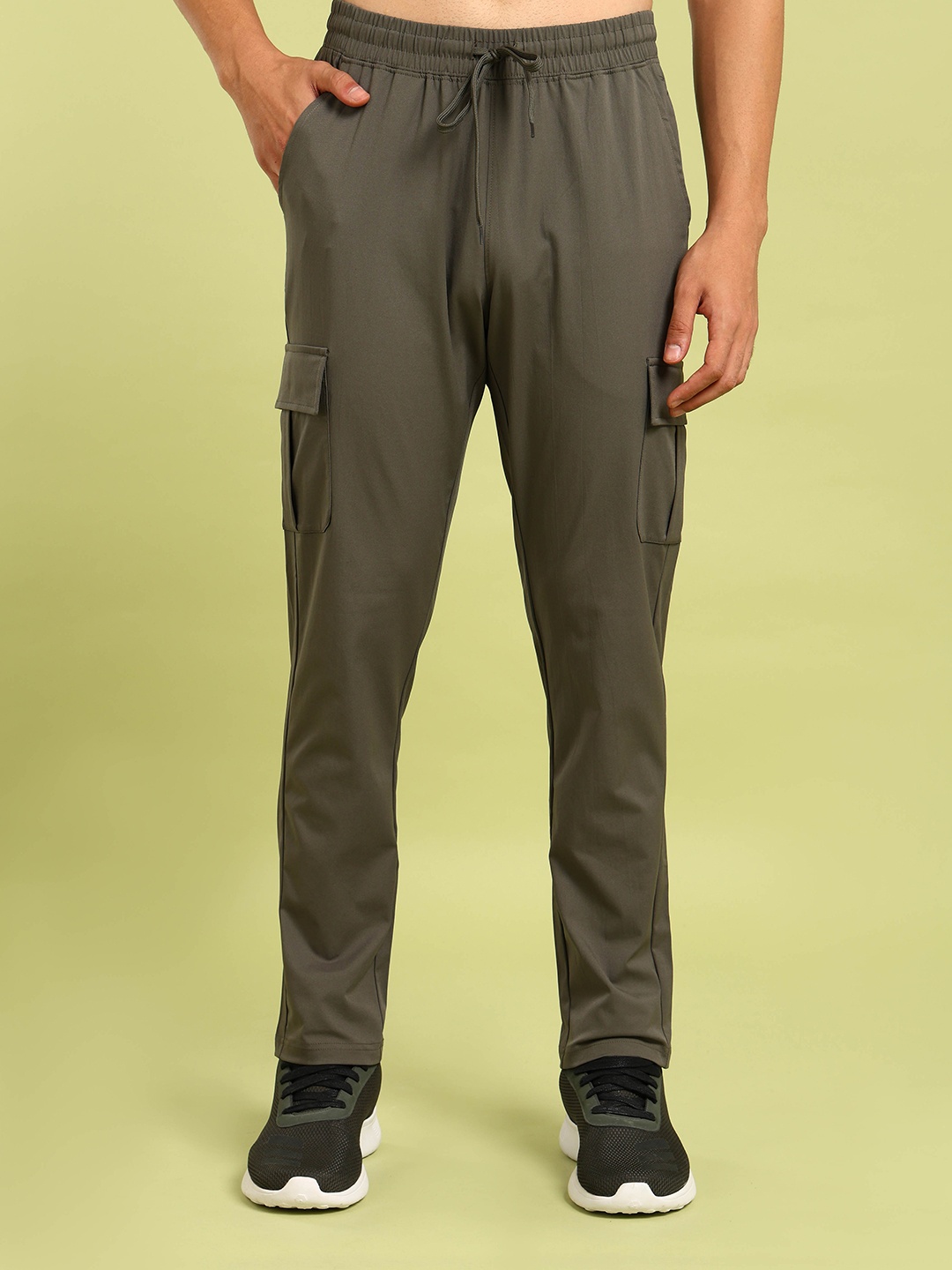 

Technosport Men Relaxed Straight Fit Trousers, Olive