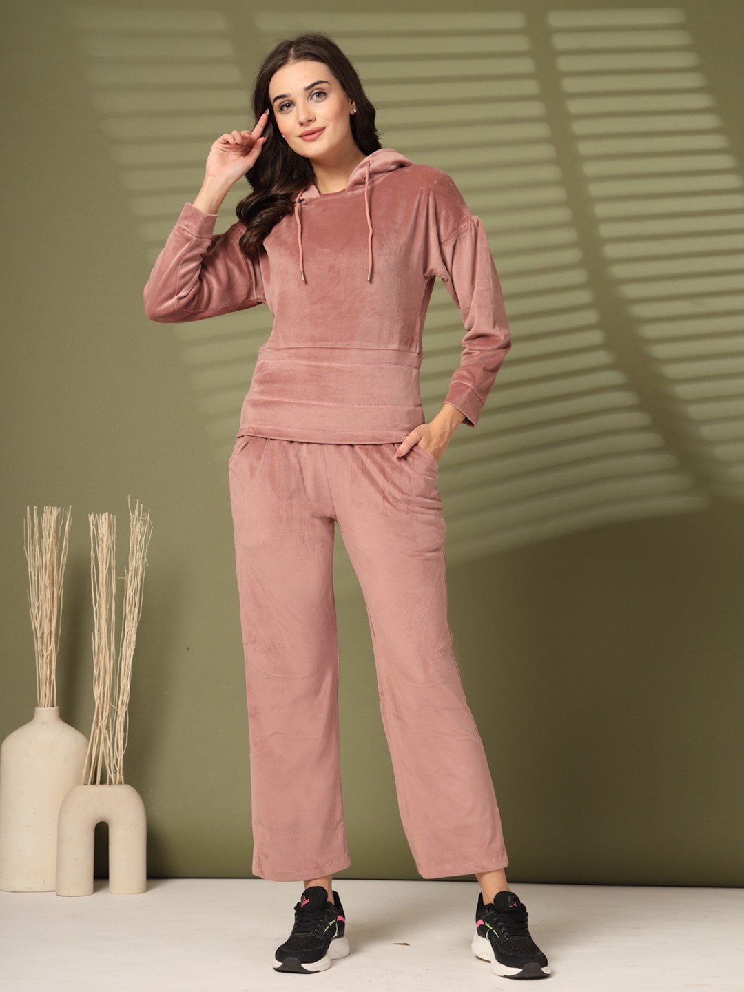 

Juelle Women's Winter Wear Hood Neck Track Suit, Peach