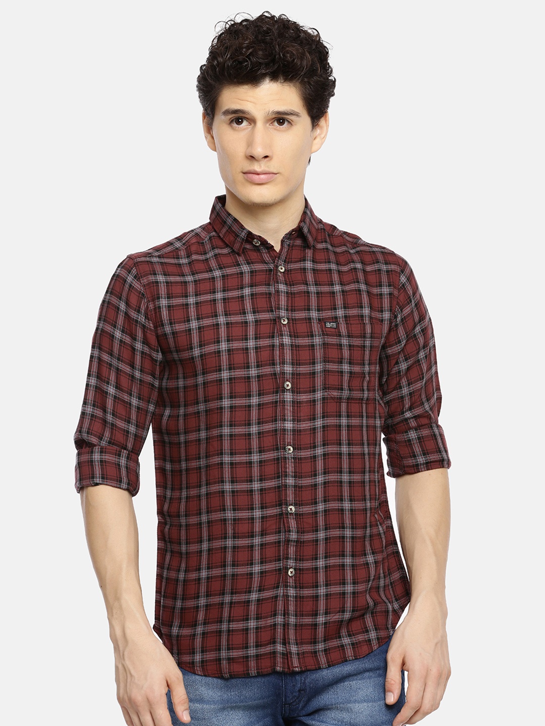 

The Indian Garage Co Men Red & Grey Slim Fit Checked Casual Shirt