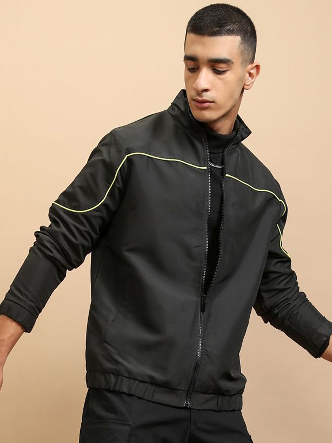 

HIGHLANDER Men Checked Crop Outdoor Sporty Jacket, Black