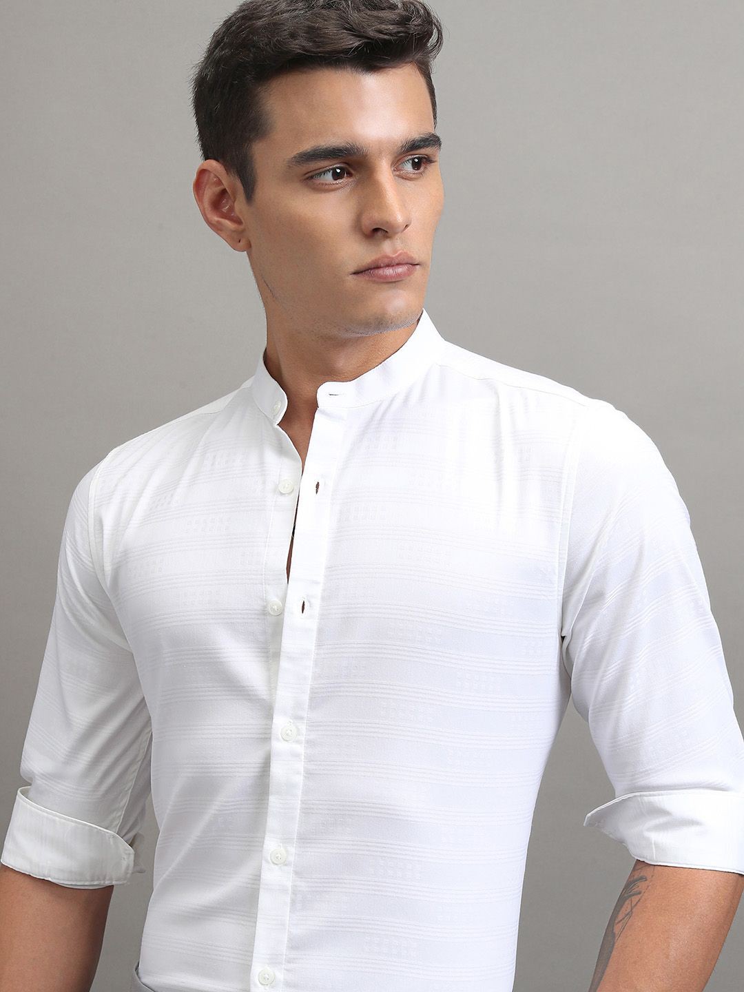 

Highlander Men Dobby Textured Solid Mandarin Collar Mui Occasion Shirt, White