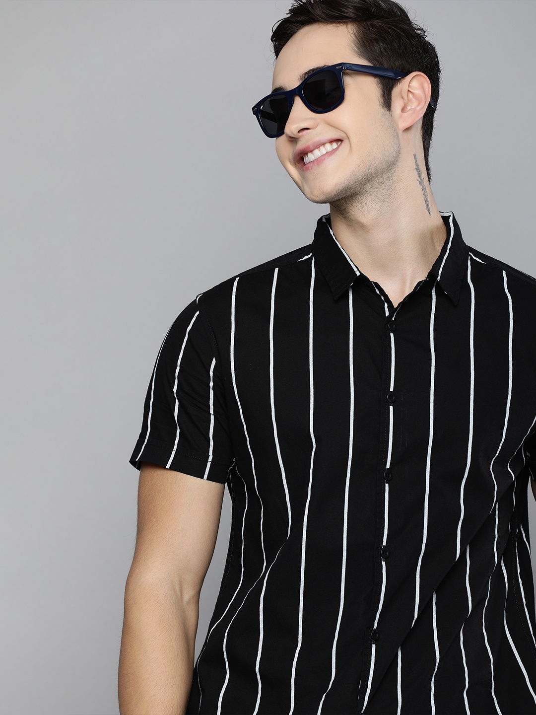 

HERE&NOW Men Black Slim Fit Striped Casual Shirt