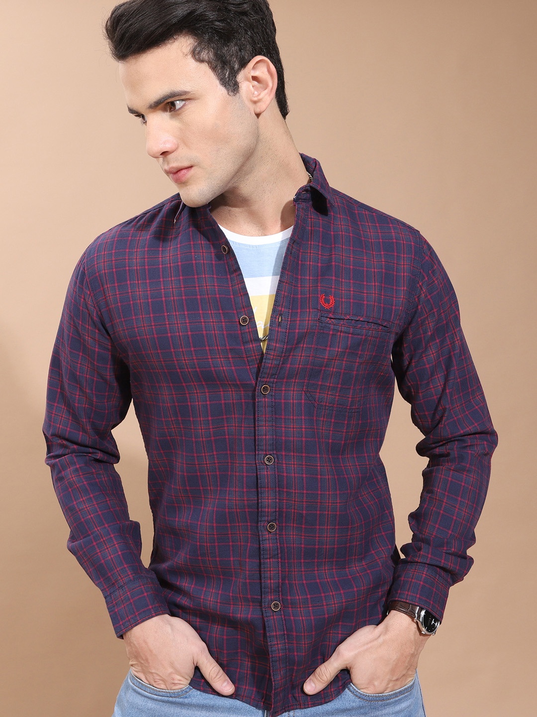

The Indian Garage Co Men Navy Blue & Red Slim Fit Checked Casual Shirt