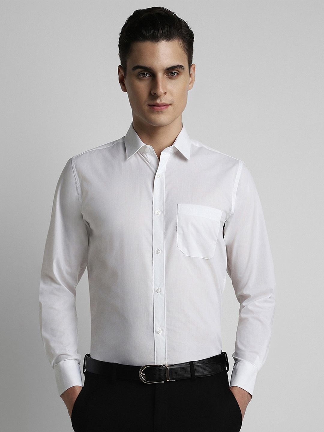 

Peter England Men White Slim Fit Cotton Blend Formal Shirt