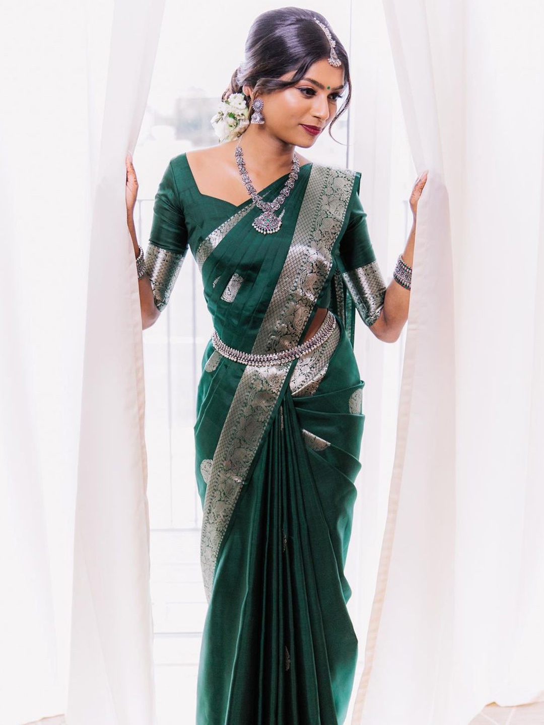 

bansari textiles Woven Design Zari Pure Silk Kanjeevaram Saree, Green