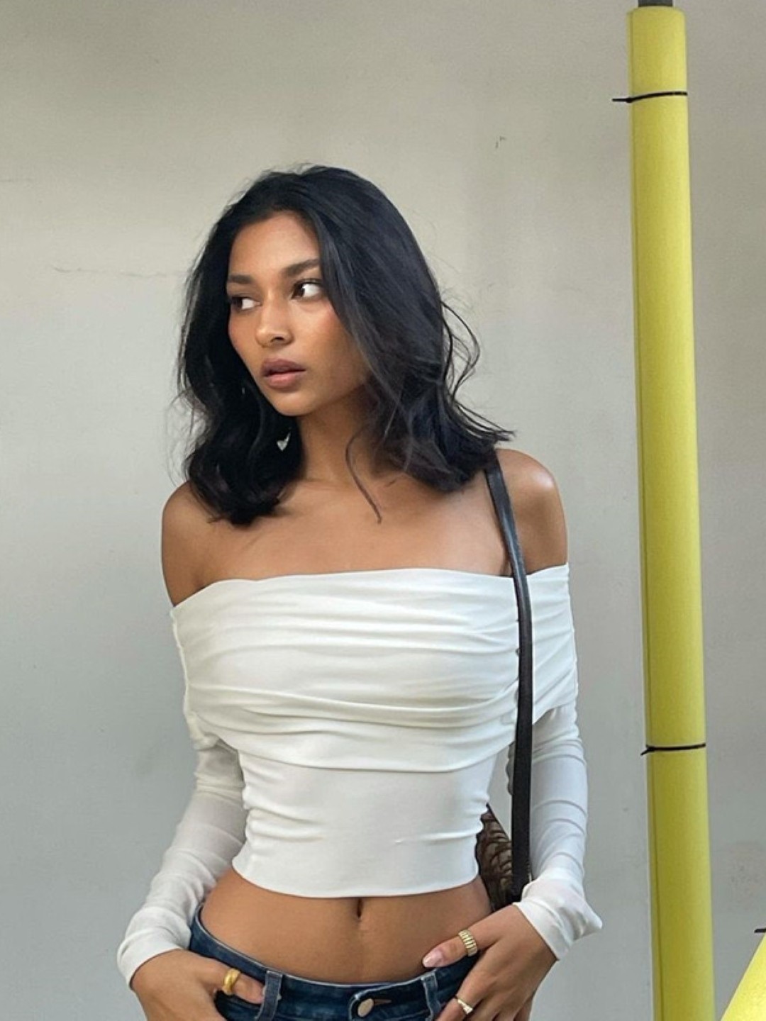 

KPOP Women Off-Shoulder Extended Sleeves Top, White