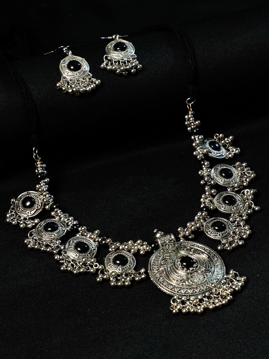 

Oxidized Heaven Sterling Silver-Plated Stone Studded & Beaded Jewellery Set