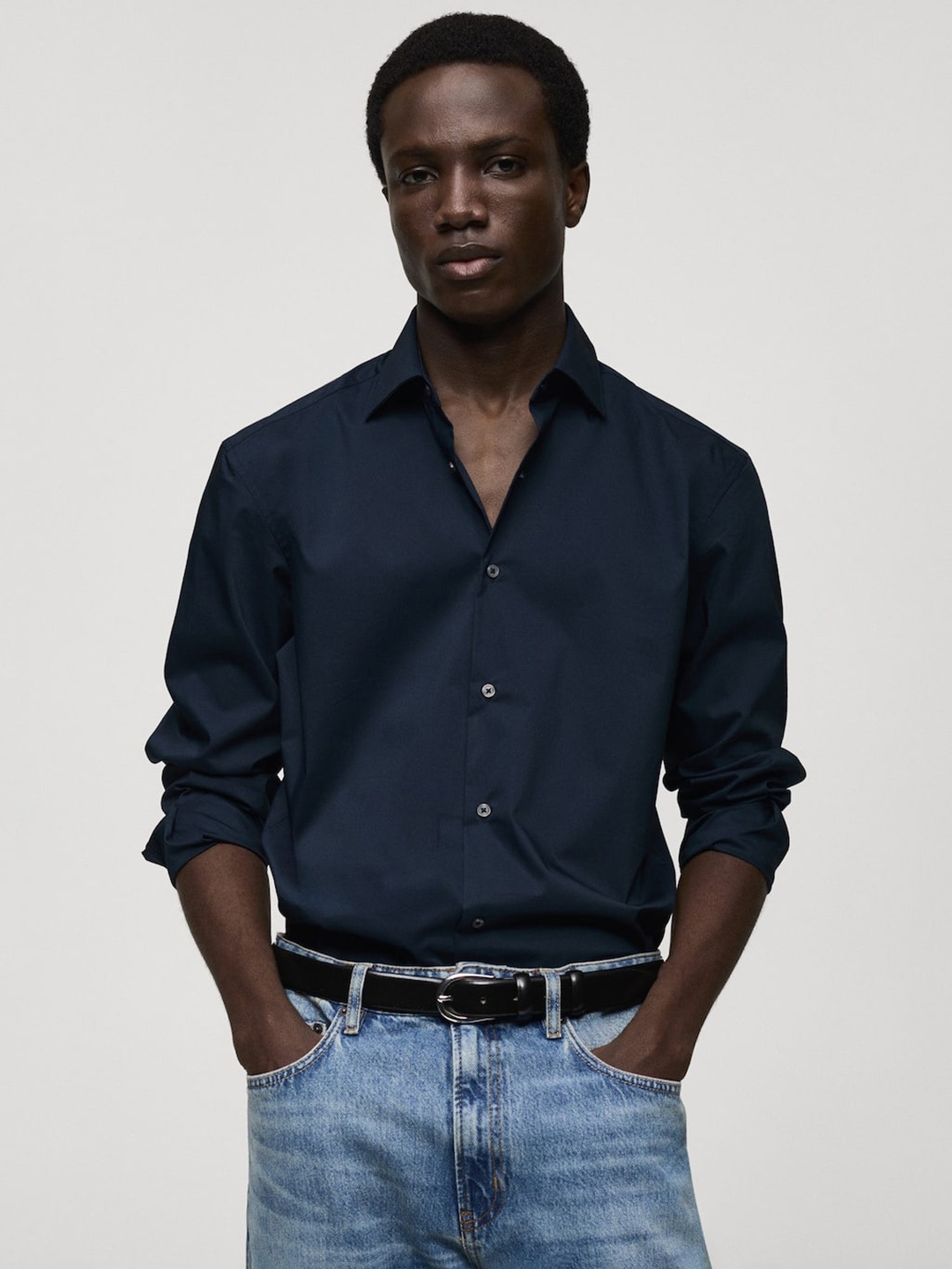 

MANGO MAN Regular Fit Solid Smart Casual Shirt, Navy blue