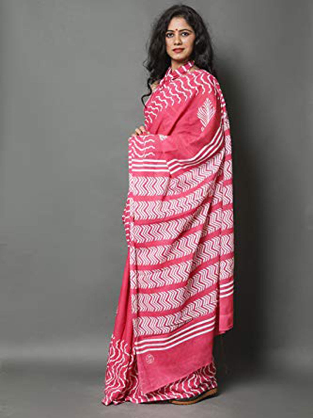 

KIAARON Floral Pure Cotton Block Print Saree, Pink