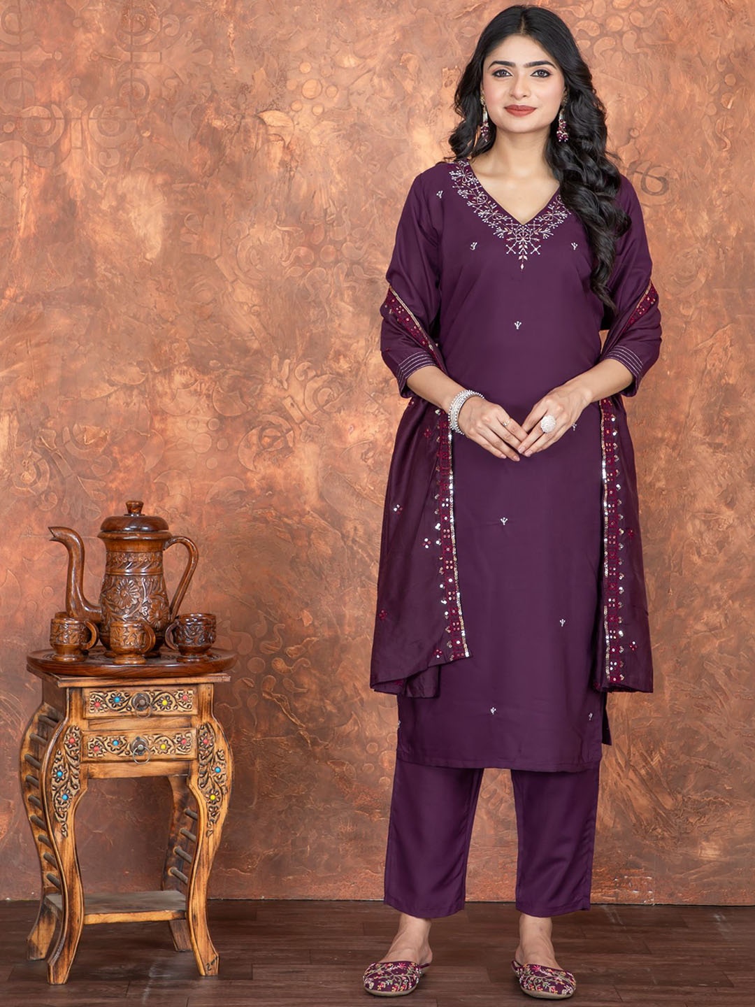 

Divyadham Textiles Women Floral Embroidered Regular Sequinned Kurti with Trousers & With Dupatta, Purple