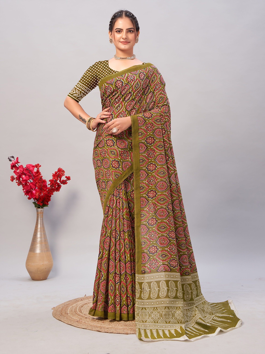 

KAYOMMI Ajrak Block Pure Cotton Saree, Green