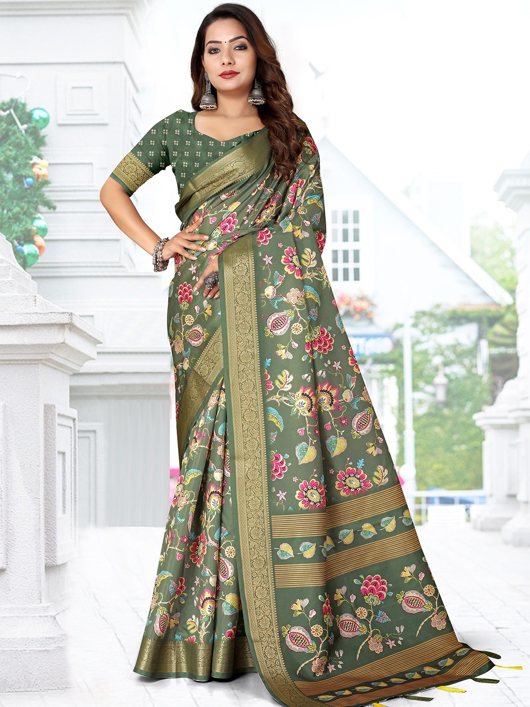 

J 6 DESIGNER Floral Printed Zari Saree, Green