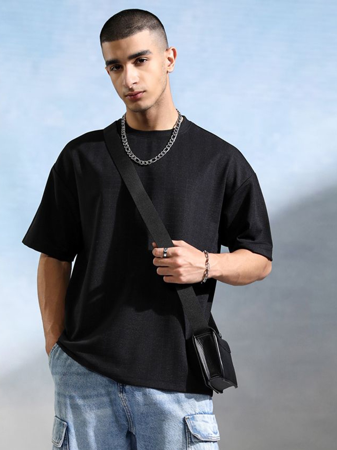 

HIGHLANDER Men Round Neck Knitted Textured Dropshoulder Oversized Fit Tshirt, Black