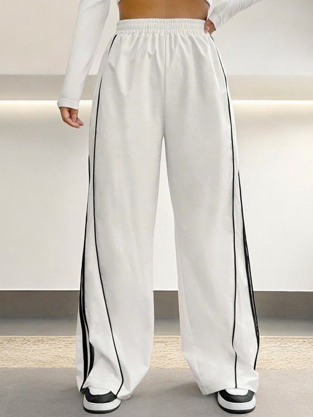 

SAAHASAM Women Relaxed Loose Fit Side Stripes Trouser, White