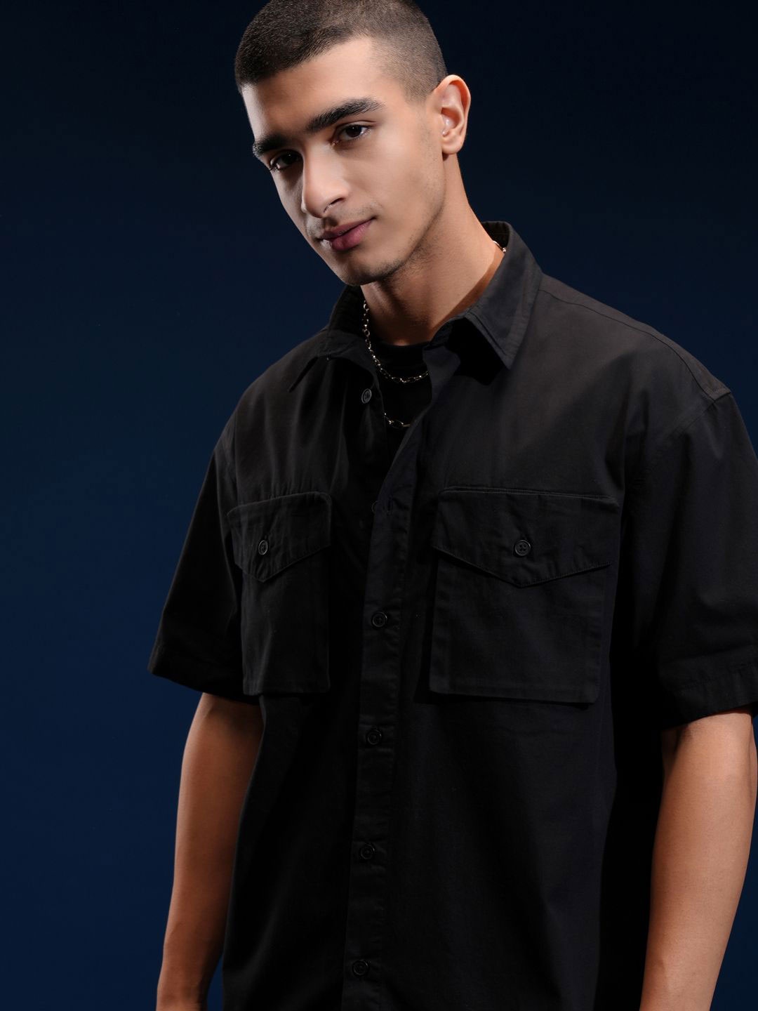 

HIGHLANDER Men Solid Utility Pocket Oversized Shirt, Black