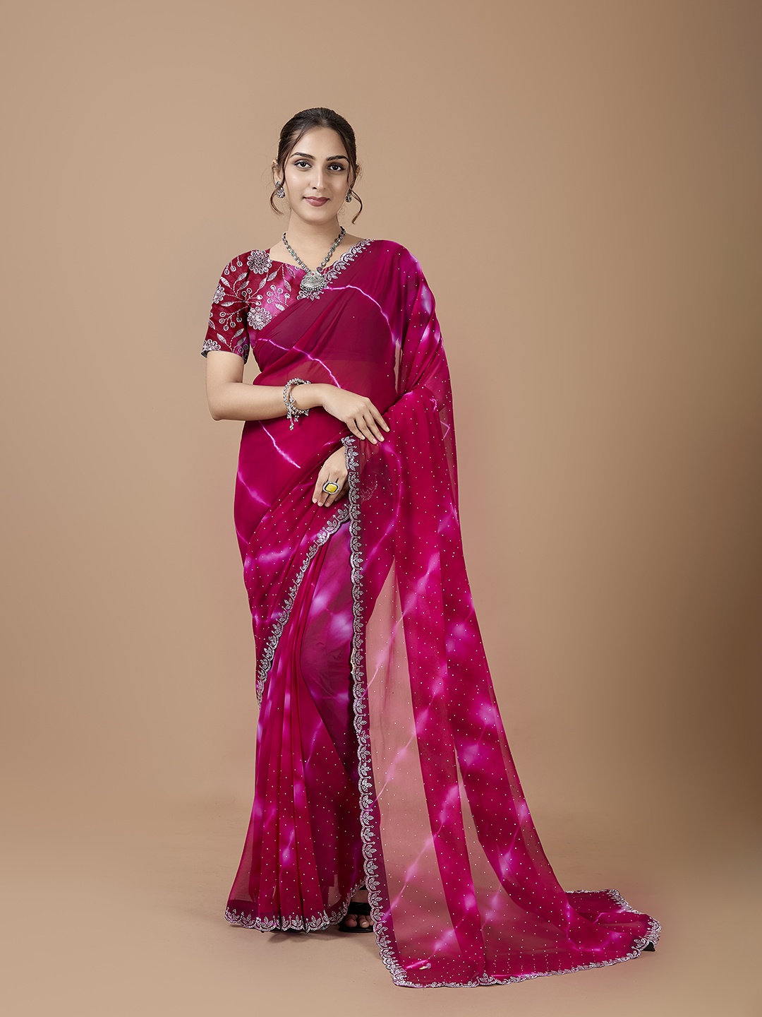 

A.V.M Prints Tie and Dye Sequinned Saree, Pink