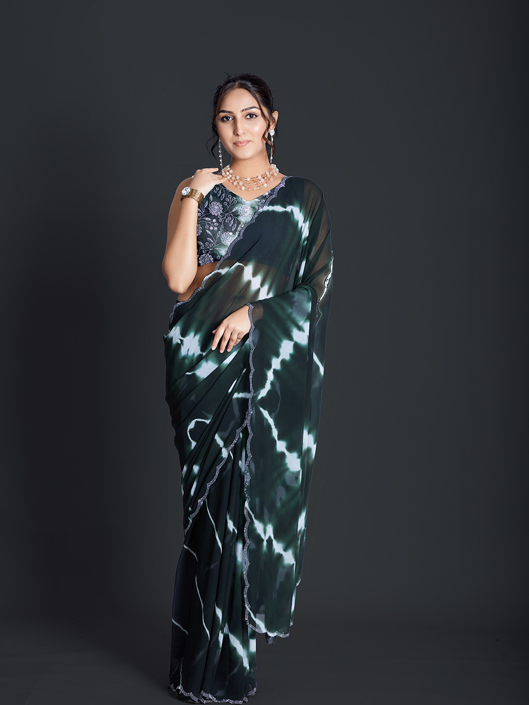 

A.V.M Prints Tie and Dye Dyed Maheshwari Saree, Green