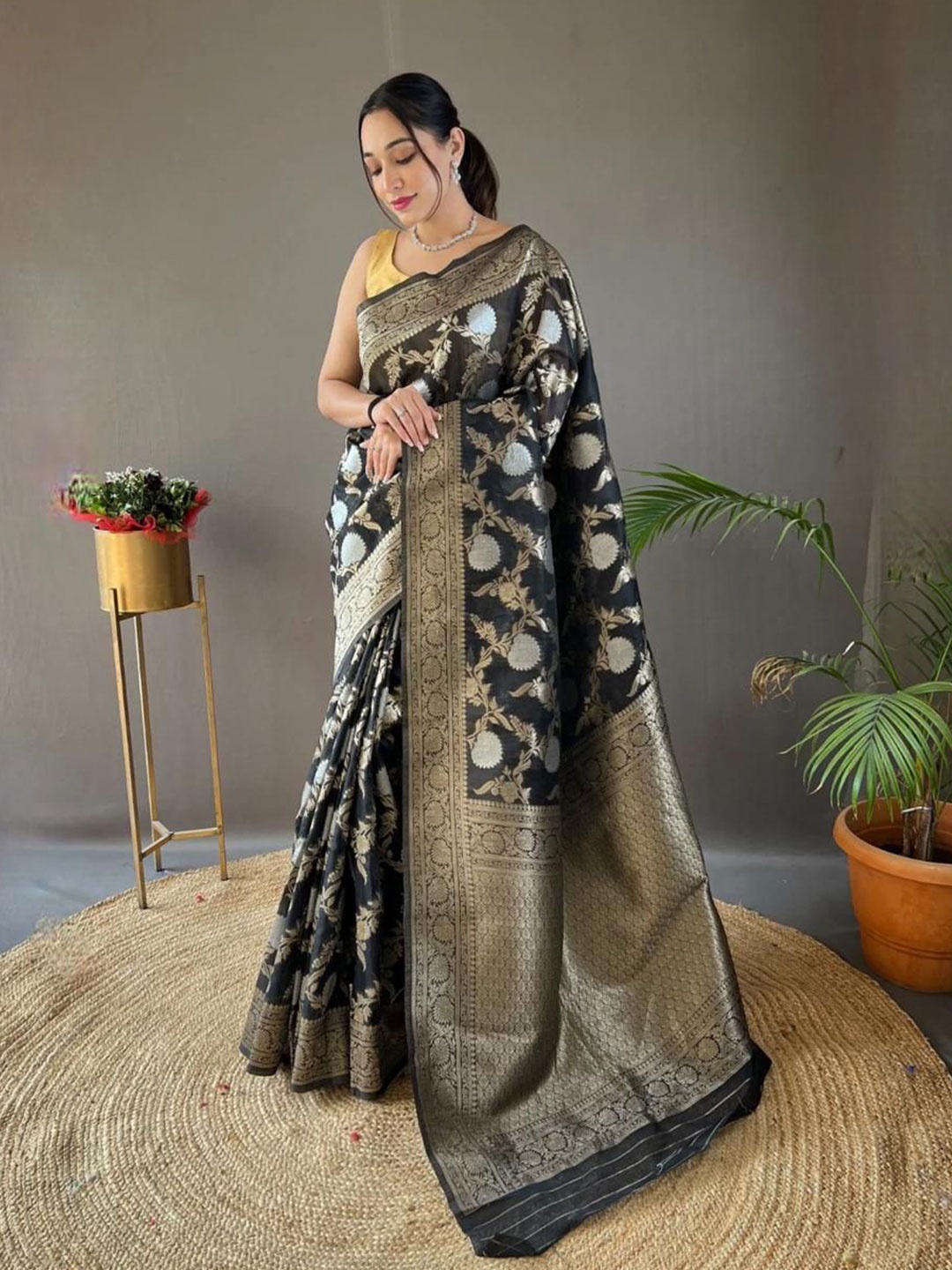 

KALINI Woven Design Zari Silk Blend Banarasi Saree, Black