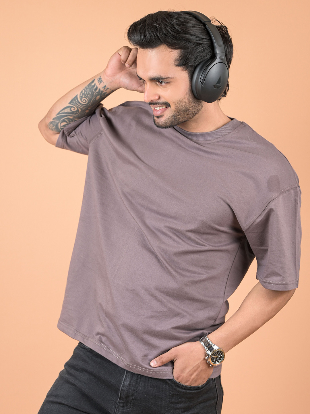 

INDIAN THREADS Men Round Neck Oversized T-shirt, Copper