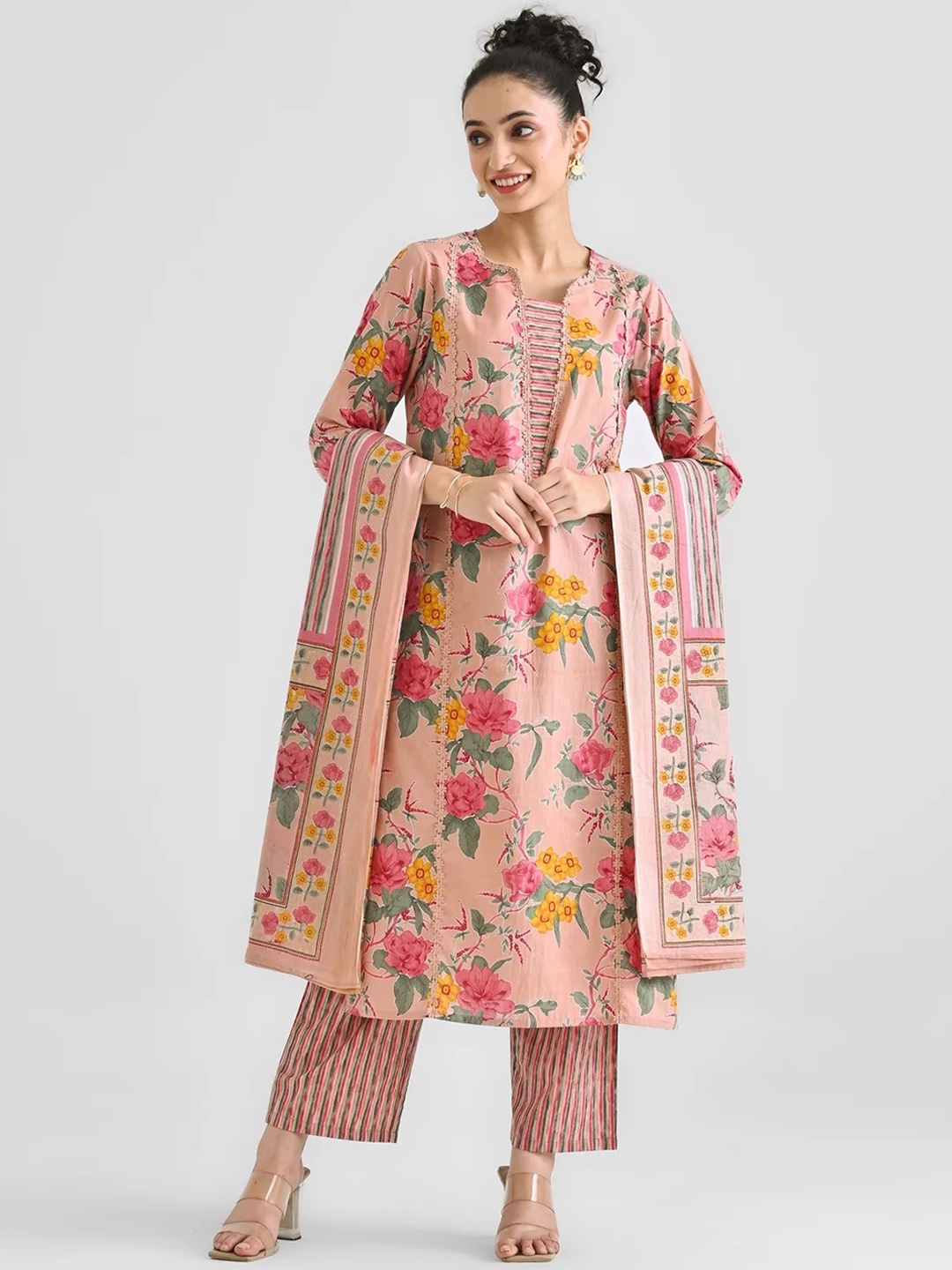 

Ekta Textiles Women Floral Embroidered Regular Thread Work Kurta with Trousers & With Dupatta, Peach