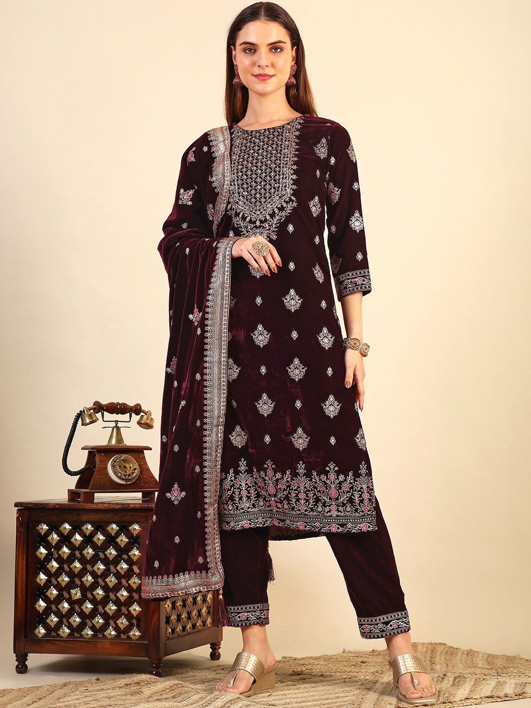 

KALINI Ethnic Motifs Printed Regular Velvet Straight Kurta with Trousers & Dupatta, Burgundy