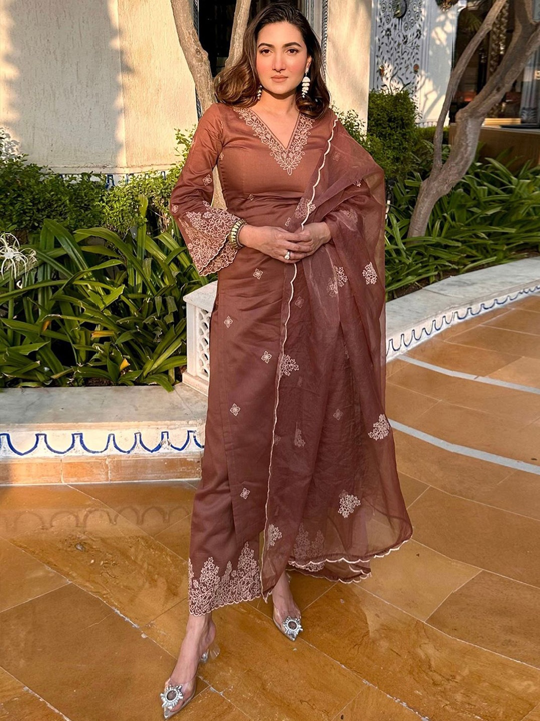 

DIVASTRI Floral Embroidered Straight Kurta With Palazzo & Dupatta, Brown
