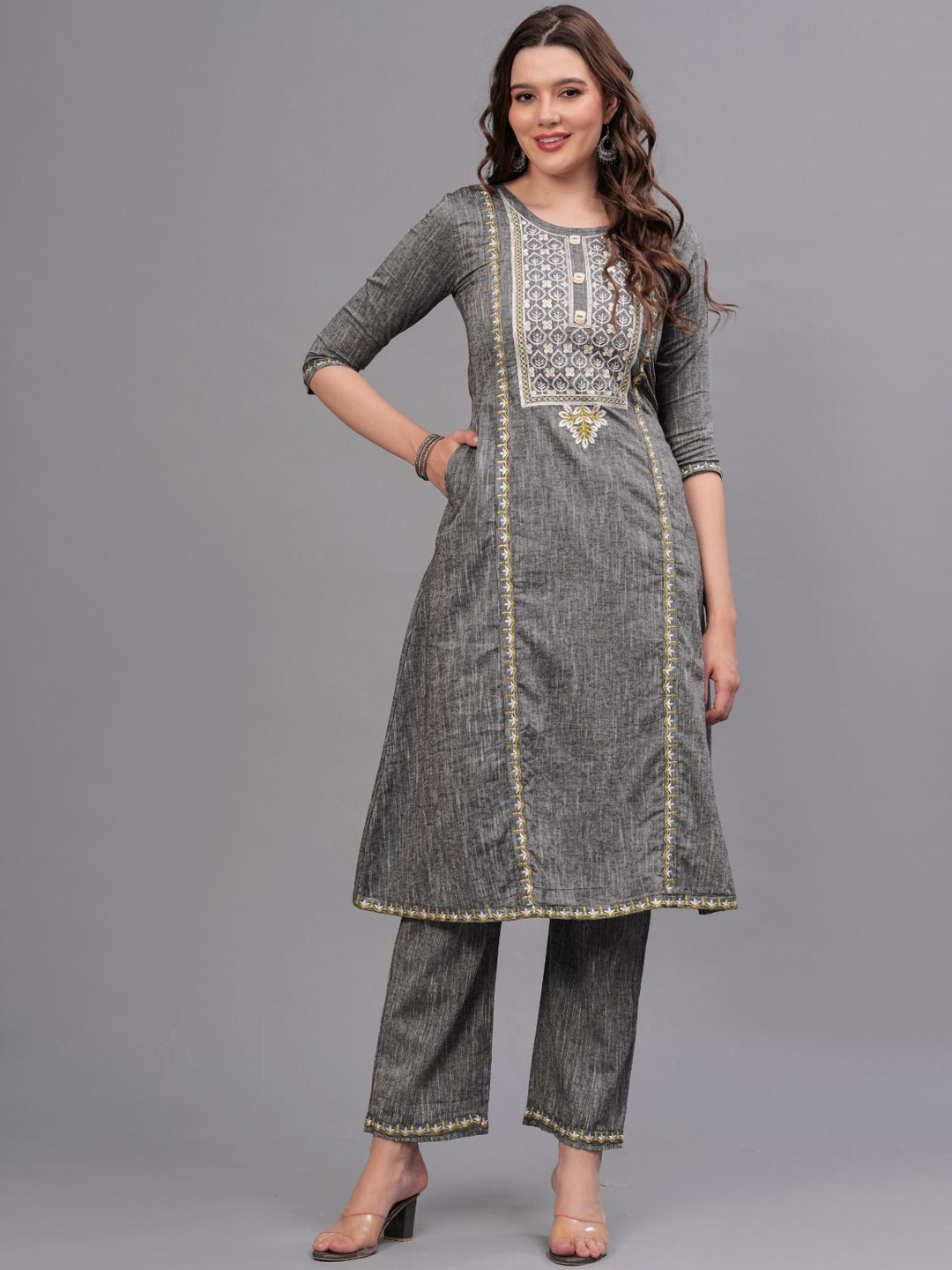 

MAUKA Ethnic Motifs Embroidered A-Line Kurta With Trouser, Grey