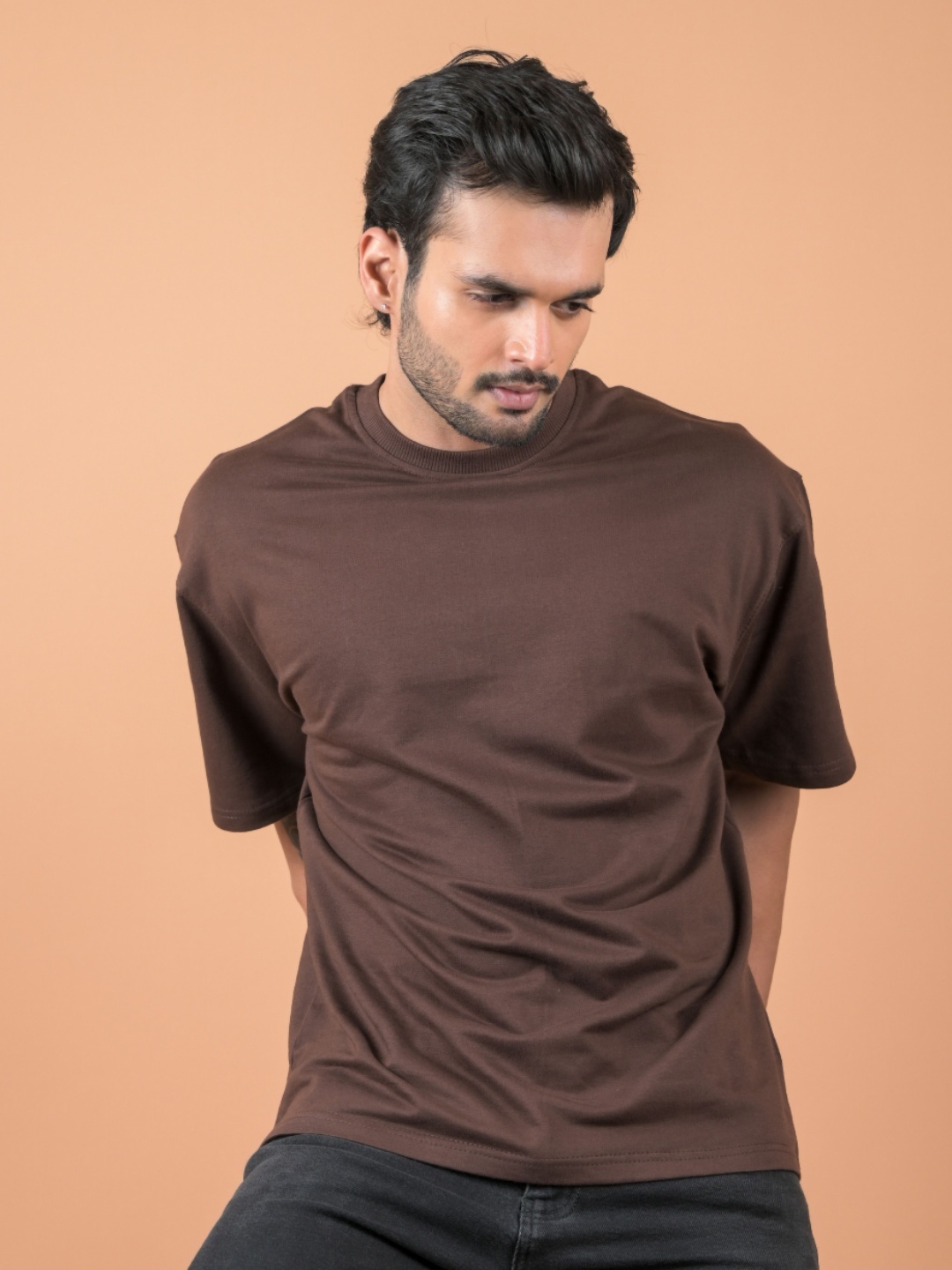 

INDIAN THREADS Men Round Neck Oversized T-shirt, Brown