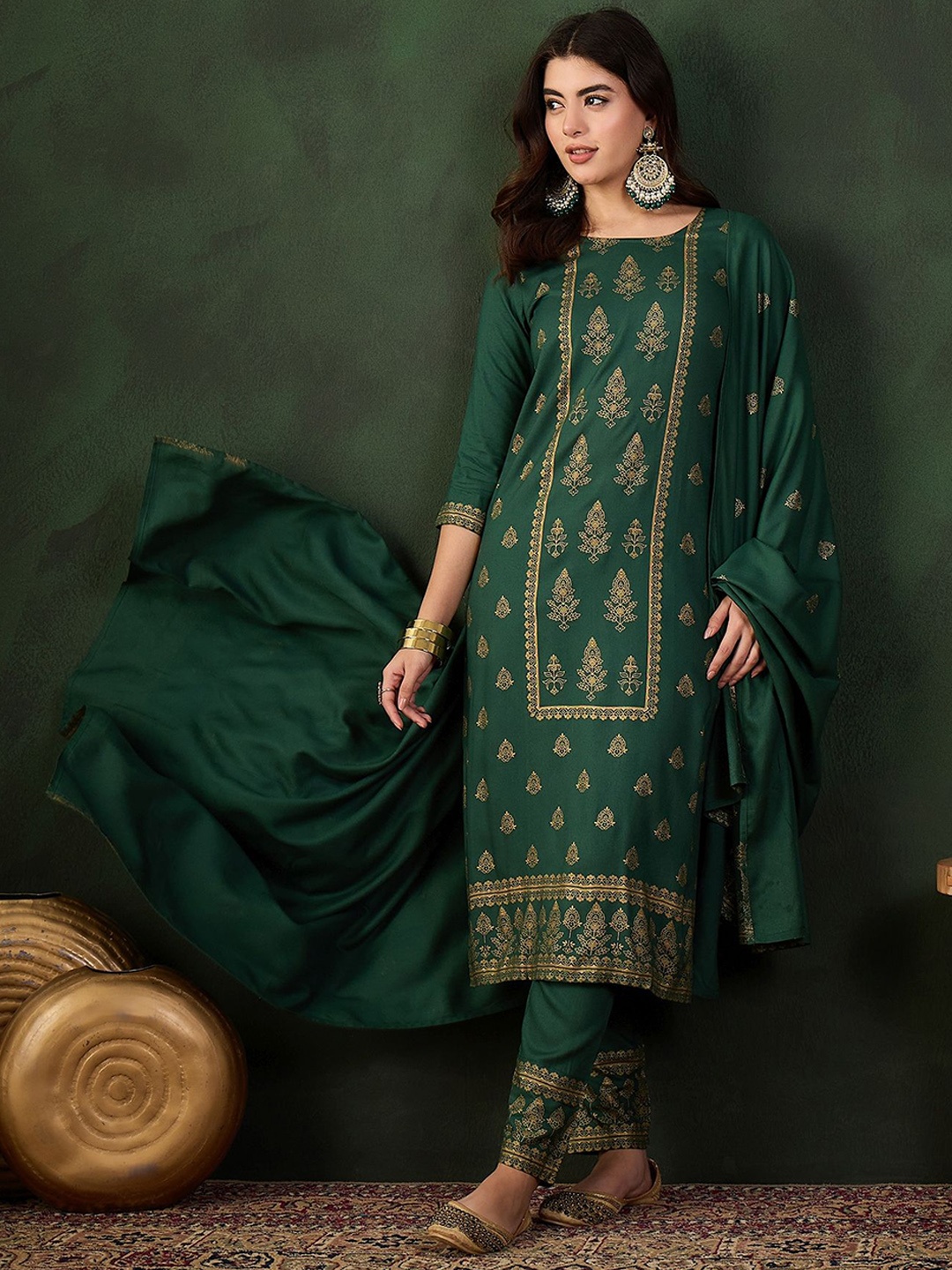 

Sangria Printed Kurta & Trouser With Dupatta, Green