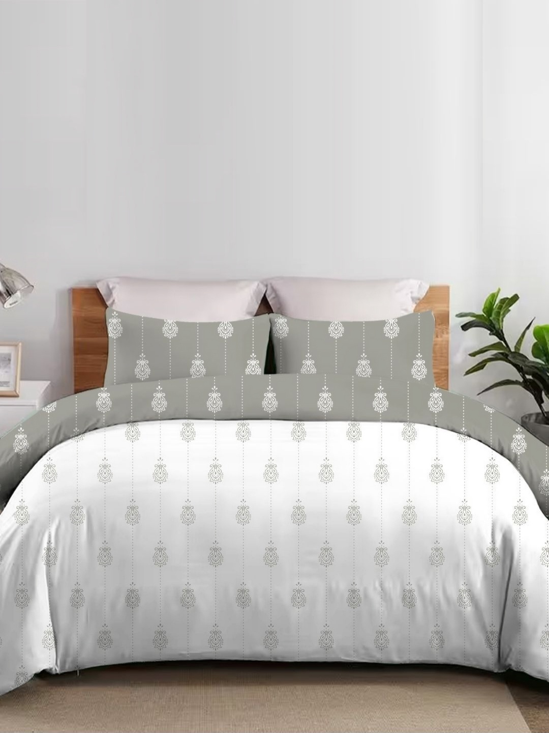 

Sleeping Owls- because your sleep matters White Printed 400 GSM Double Bed Comforter