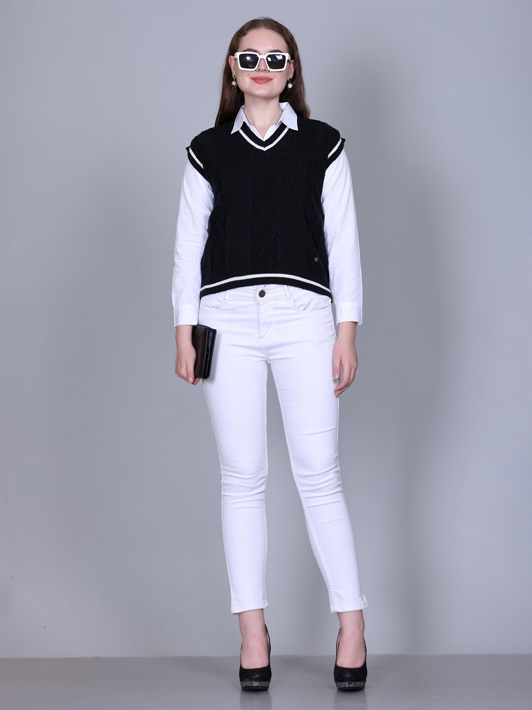 

GOSHA & MAU Women Sweater Vest, Black