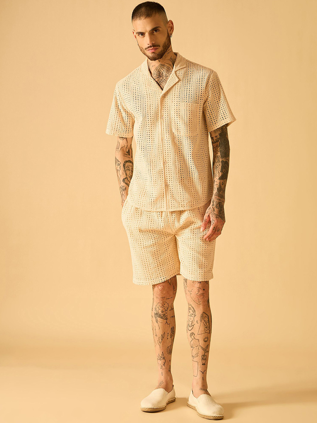 

AKS Self Design Shirt With Shorts Co-Ords, Cream