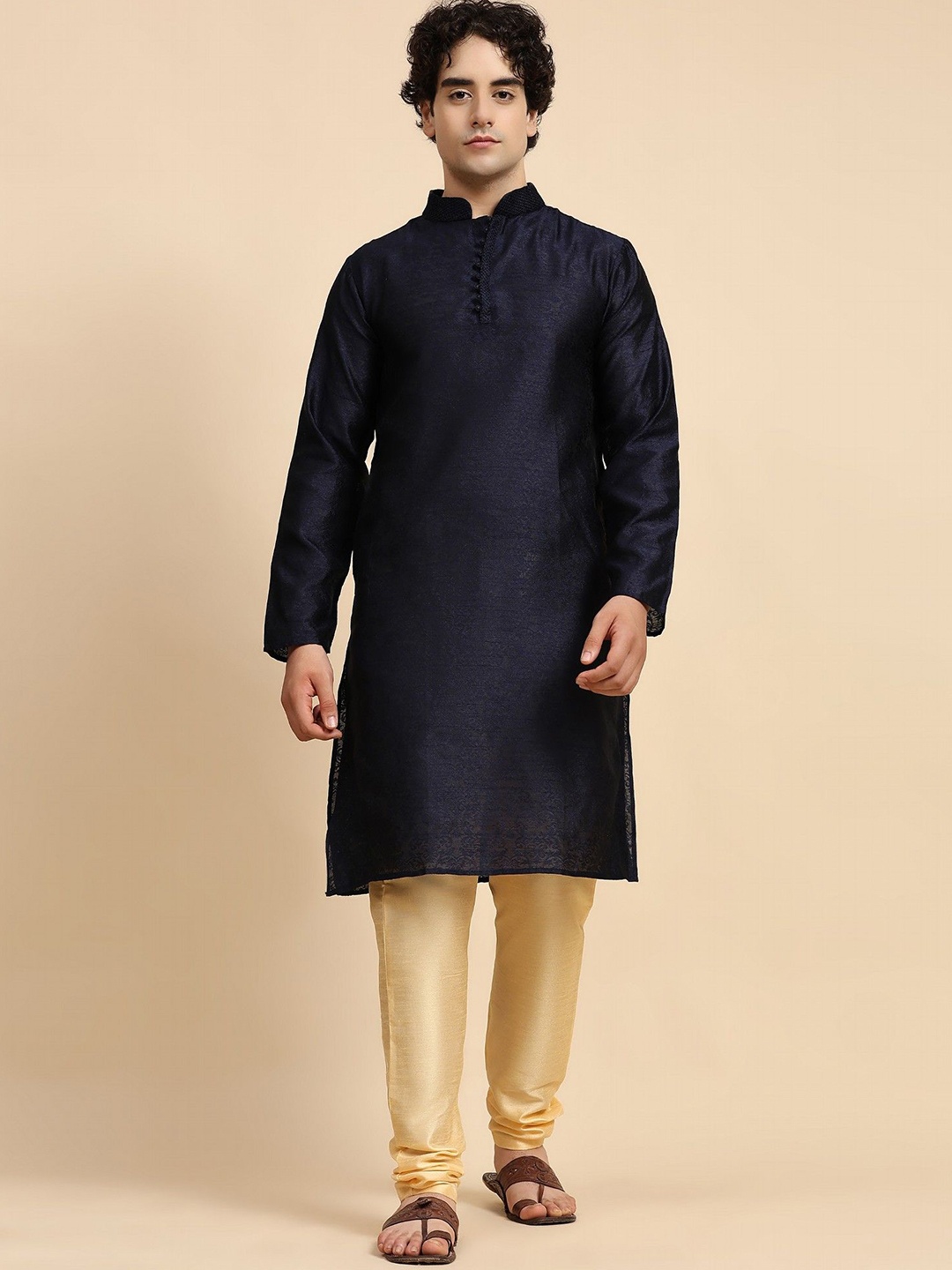 

SKAVIJ Ethnic Motifs Woven Design Mandarin Collar Long Sleeves Regular Kurta With Churidar, Navy blue