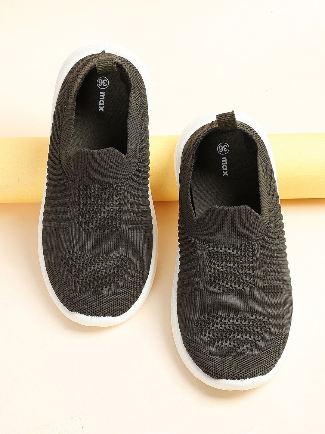 

max Boys Walking Shoes, Olive