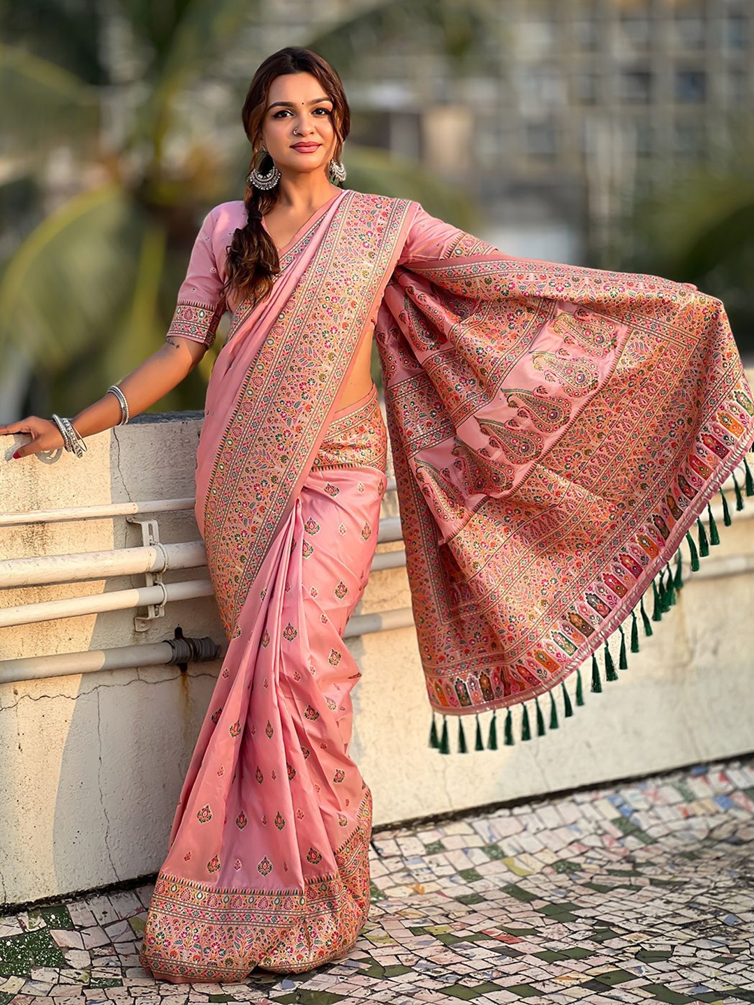 

Mitera Woven Design Zari Pashmina Saree, Pink