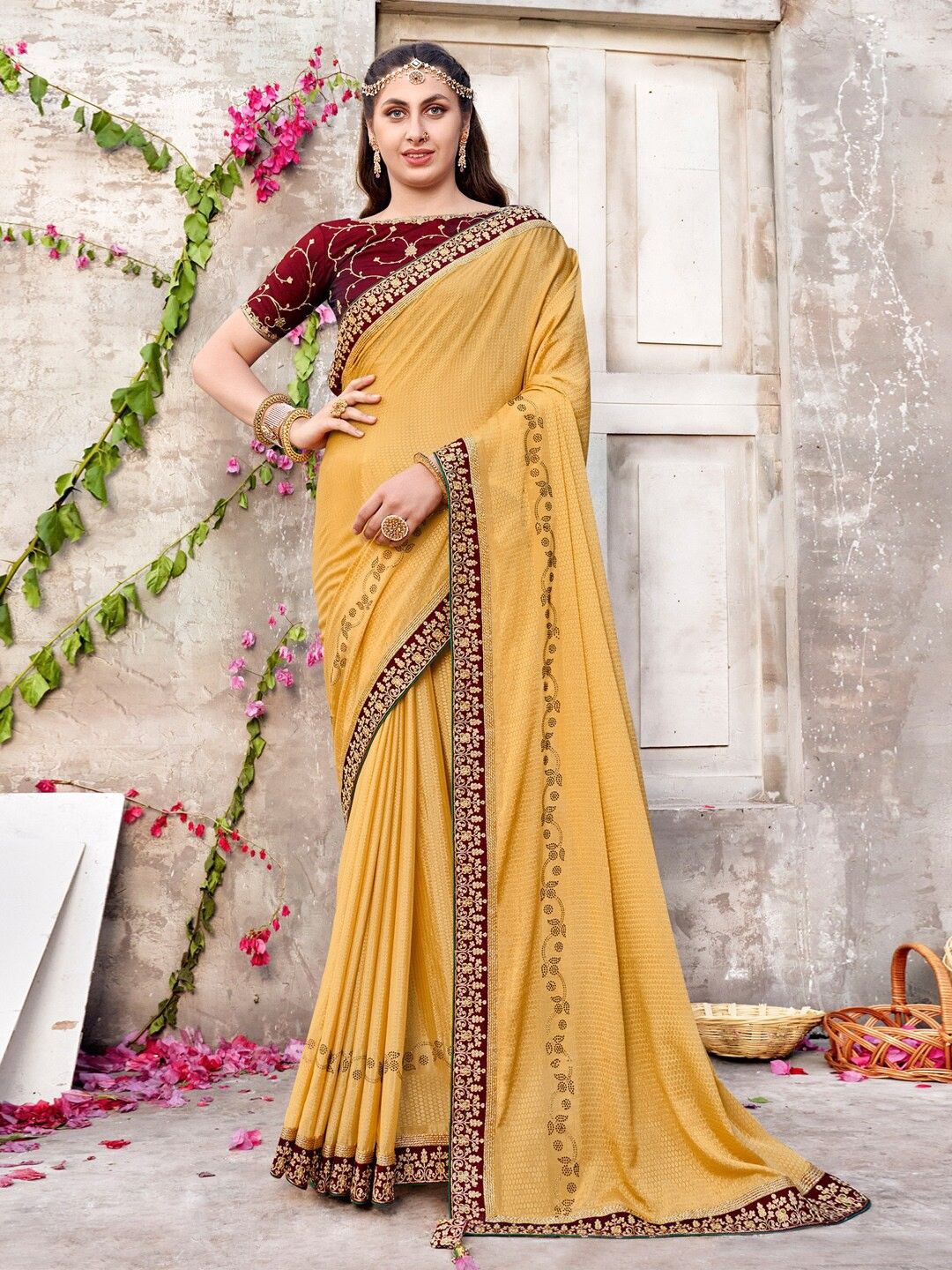 

A.V.M Prints Abstract Printed Pure Silk Saree, Yellow