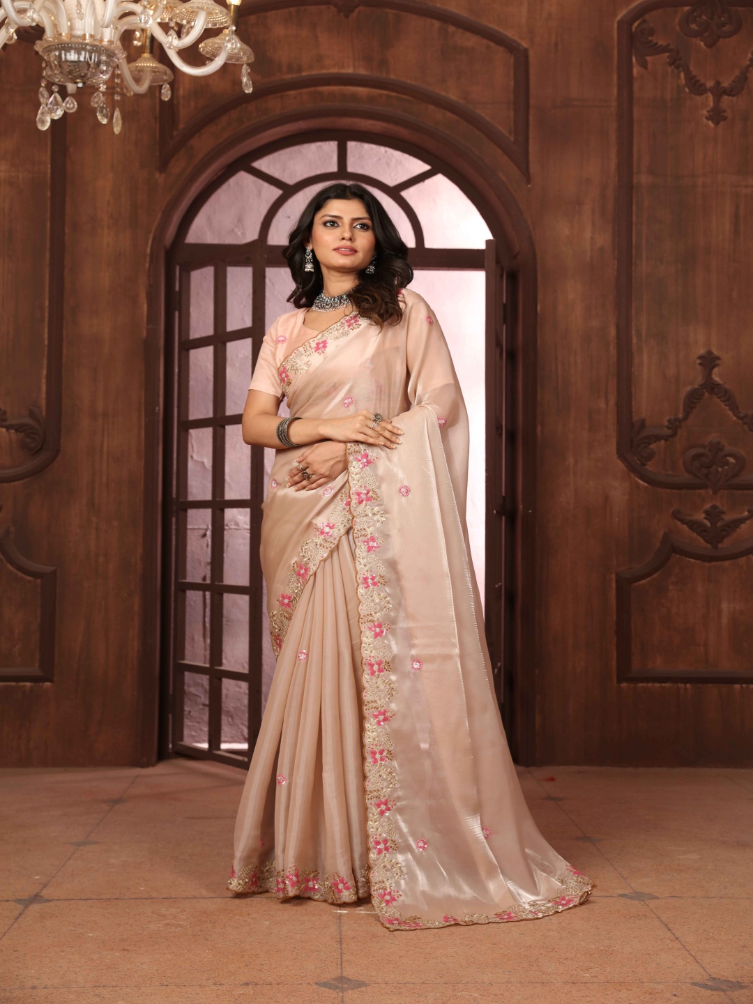 

A.V.M Prints Floral Embroidered Sequinned Maheshwari Saree, Beige