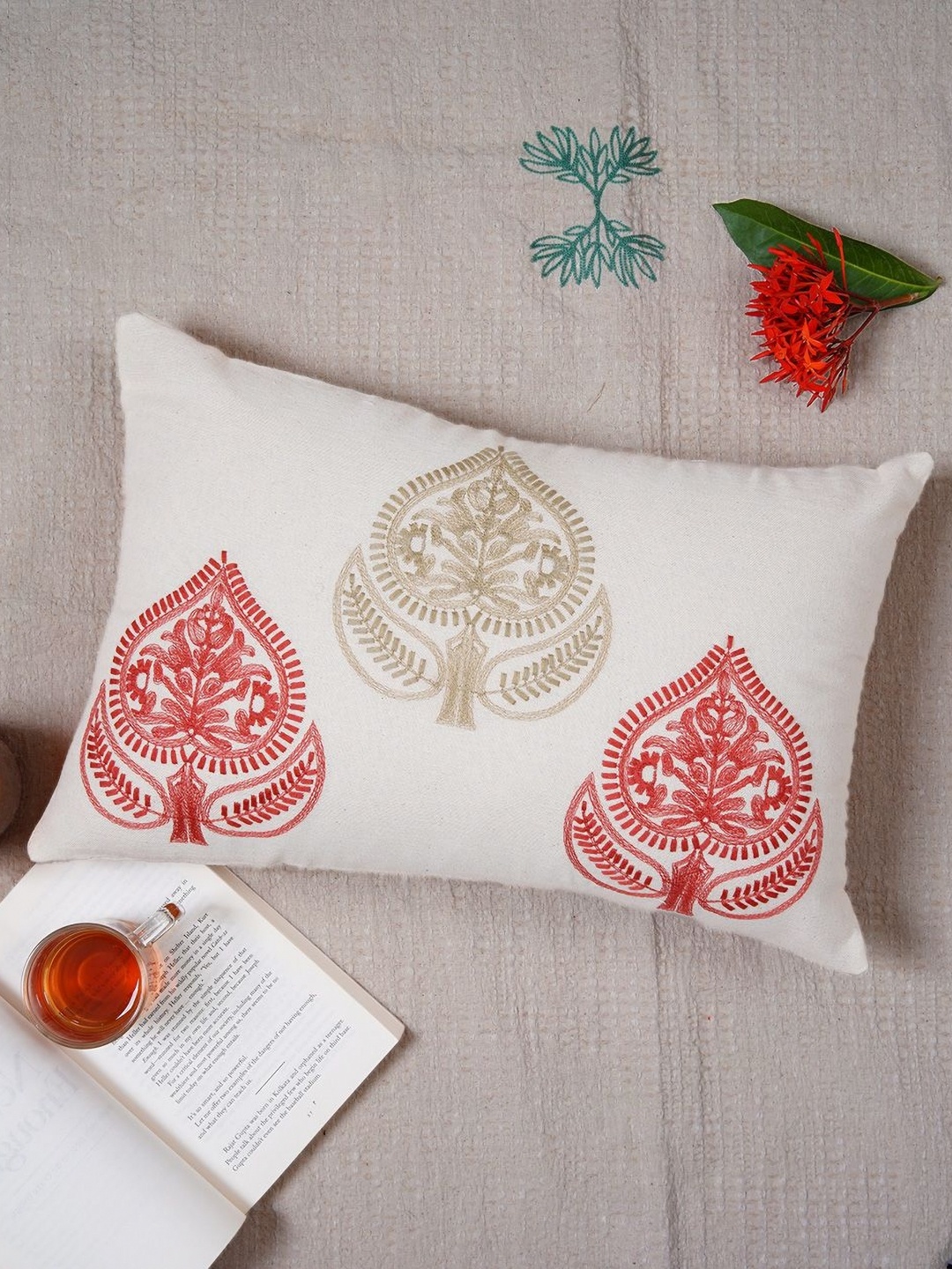 

Ratan Cart Red & White Ethnic Motifs Pure Cotton Rectangle Cushion Covers