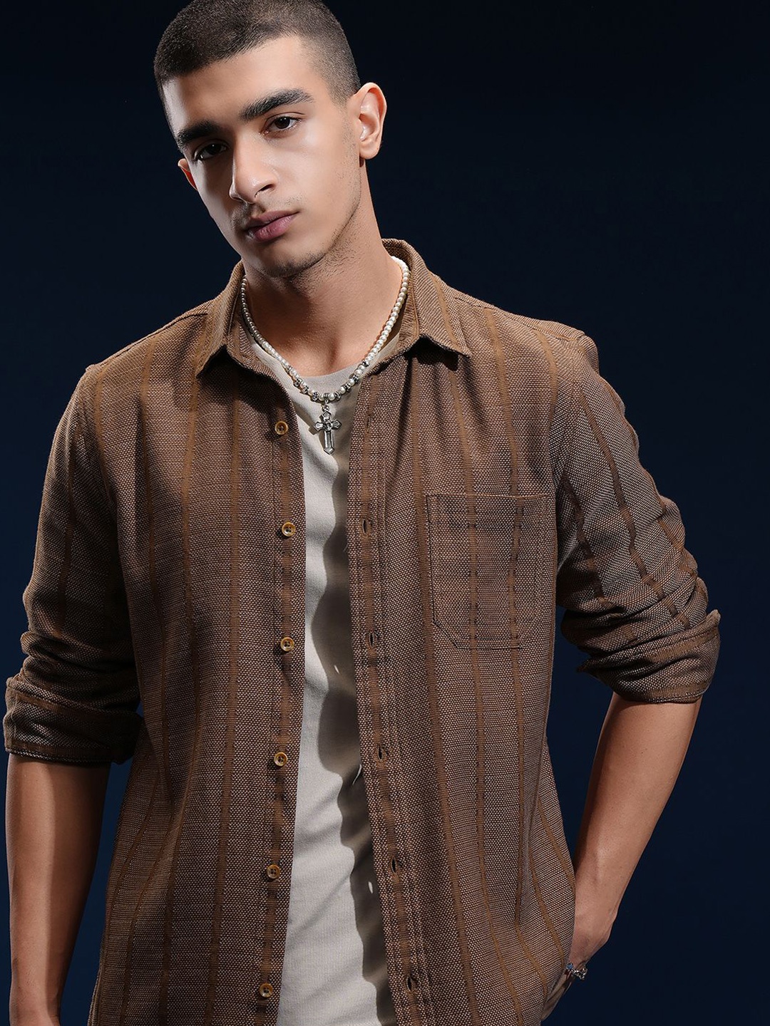 

HIGHLANDER Men Slim Fit Opaque Striped Casual Shirt, Brown