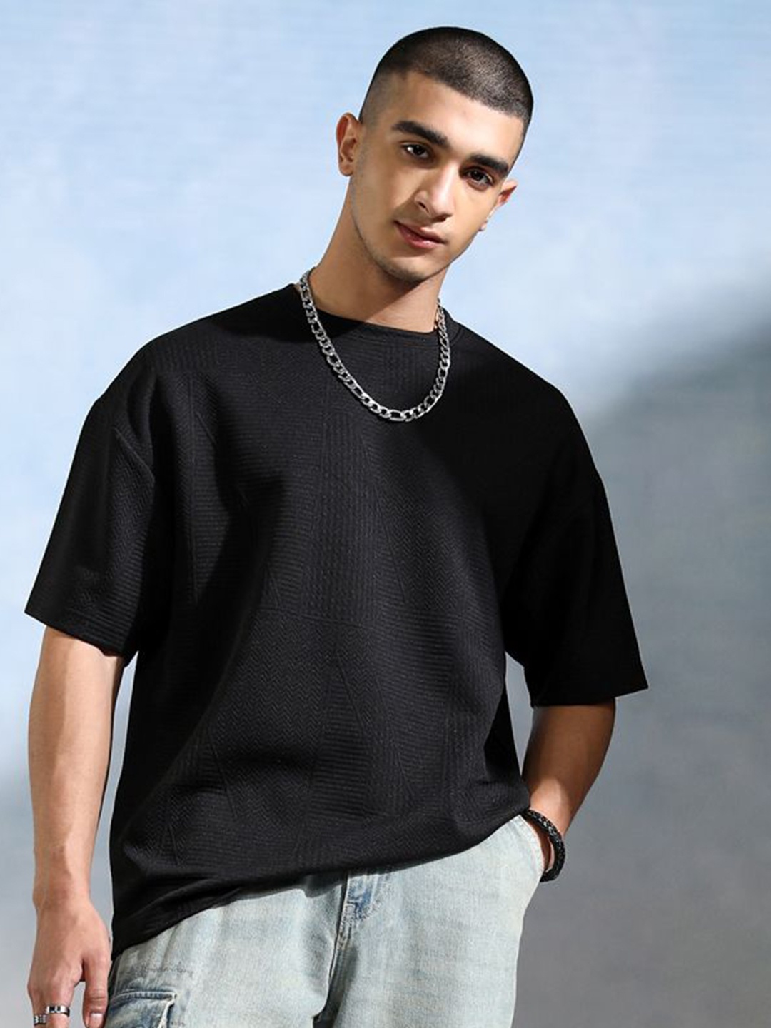 

HIGHLANDER Men Drop-Shoulder Sleeves T-shirt, Black
