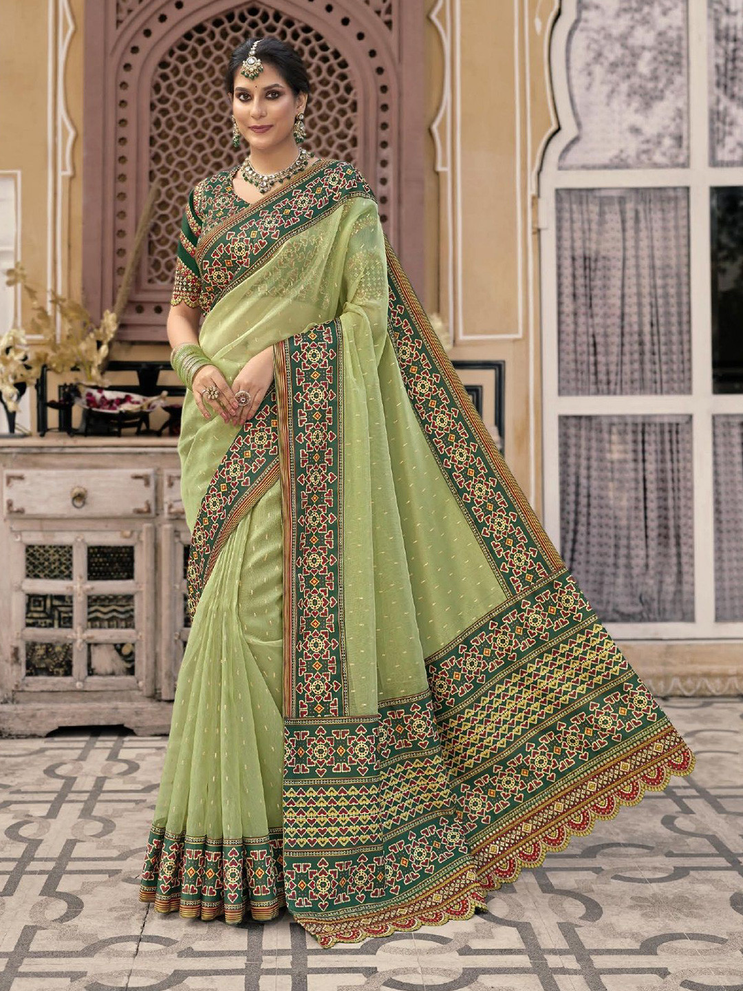 

MAHALASA Ethnic Motifs Tissue Saree, Green