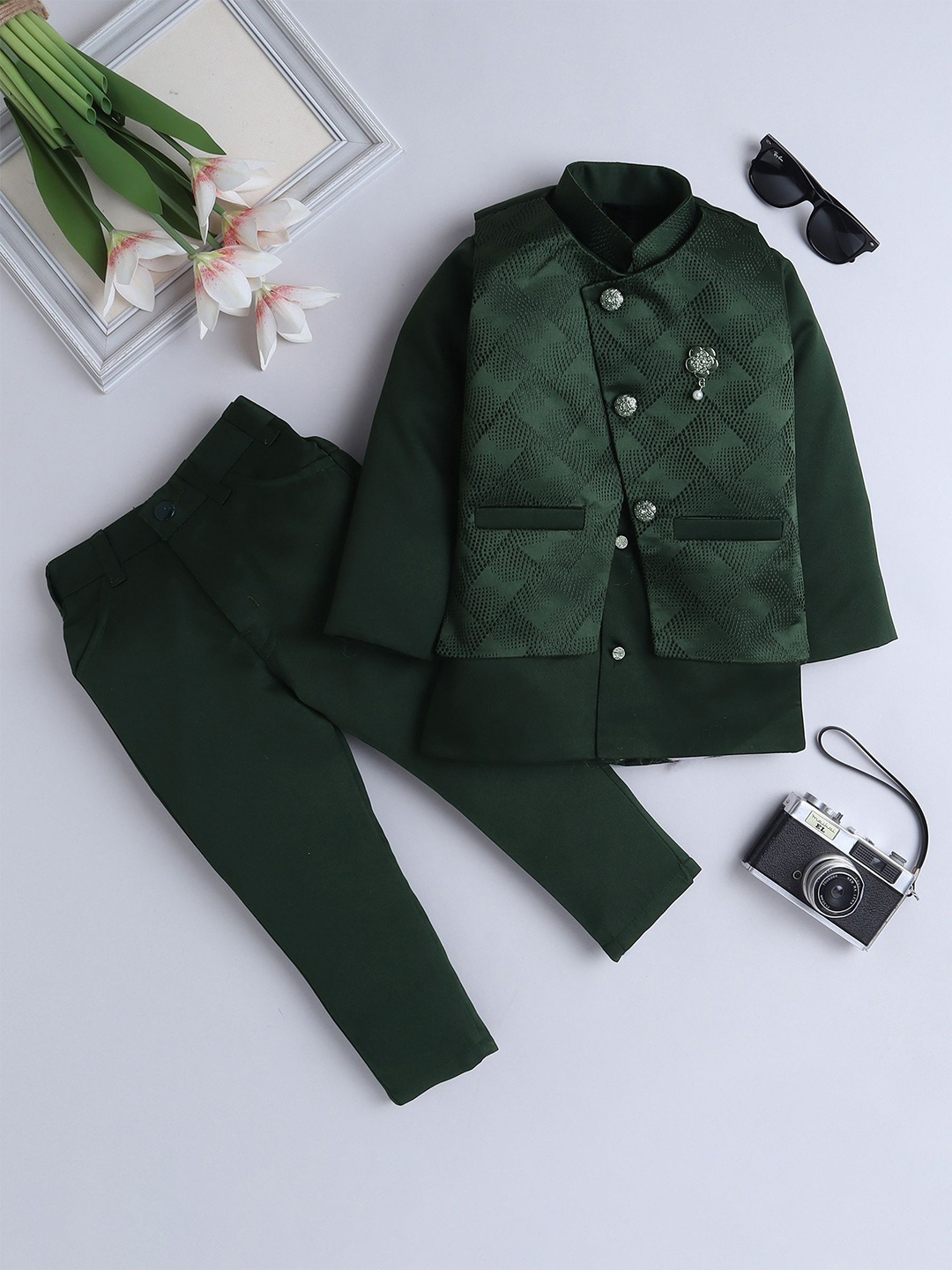 

FOURFOLDS Boys Single-Breasted Three-Piece Suit, Green