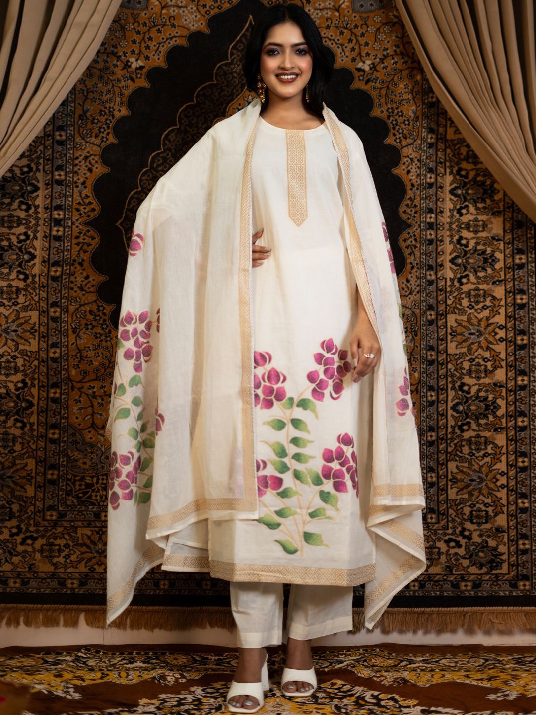 

EARTH O FAB Women Floral Printed Regular Pure Cotton Kurta with Palazzos & With Dupatta, Off white