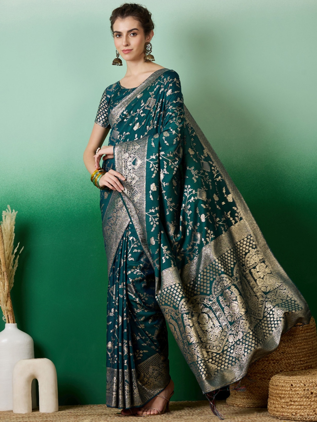 

A.V.M Prints Woven Design Zari Saree, Green