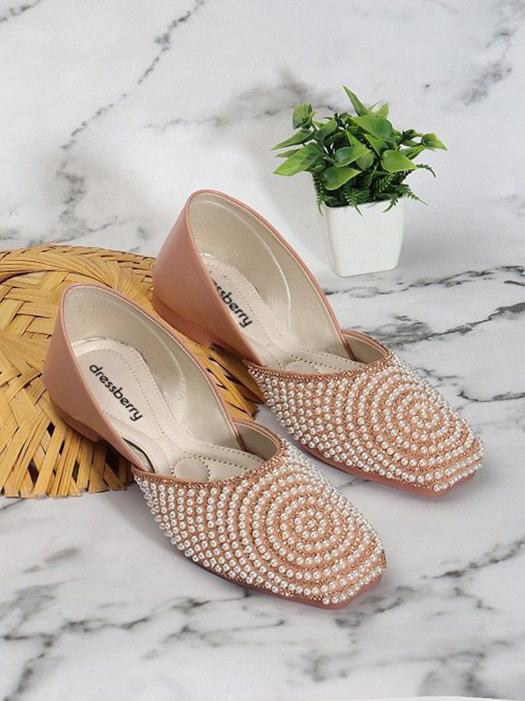 

DressBerry Women Embellished Ballerinas Flats, Peach