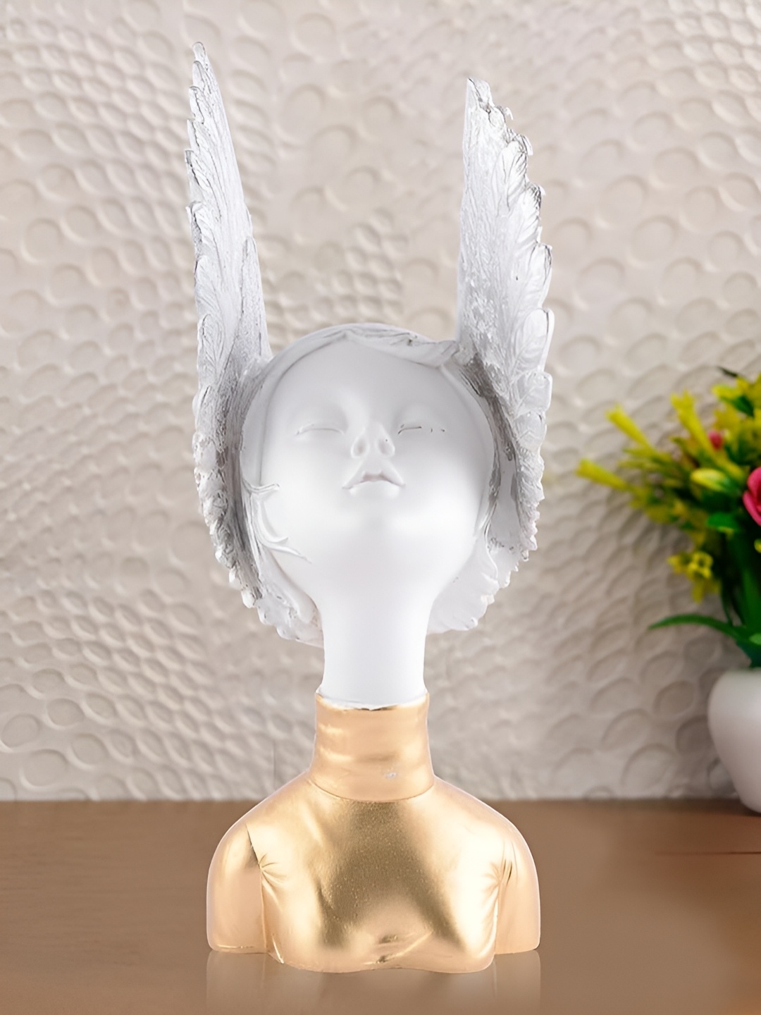 

Zart White Figurine Showpiece
