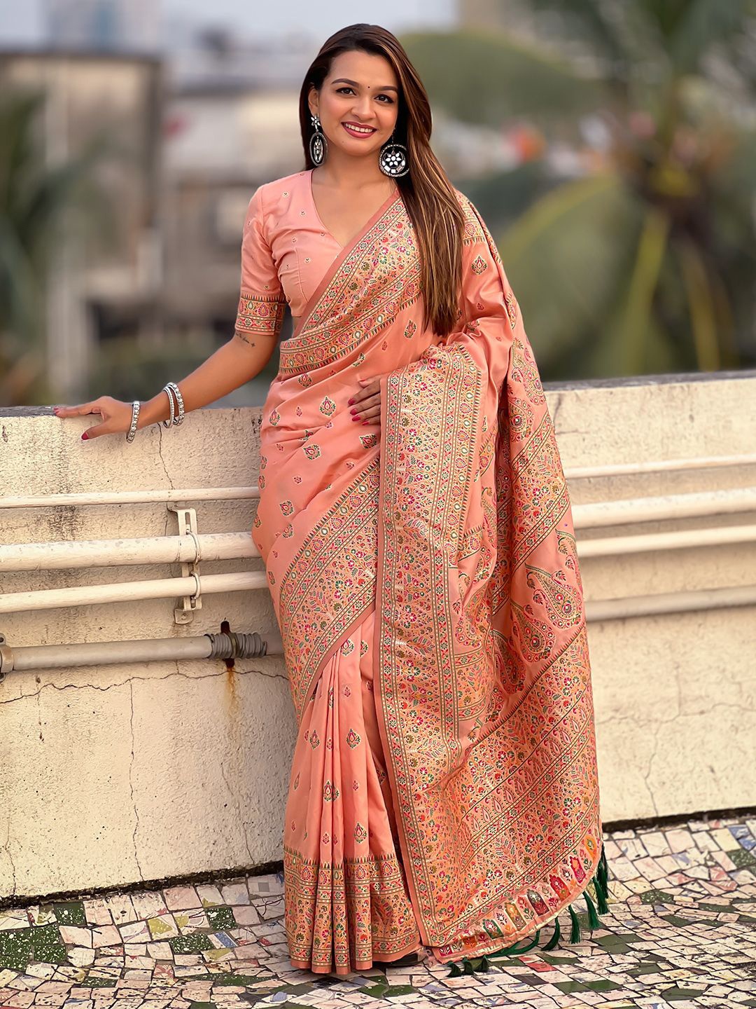 

Mitera Woven Design Zari Pashmina Saree, Peach
