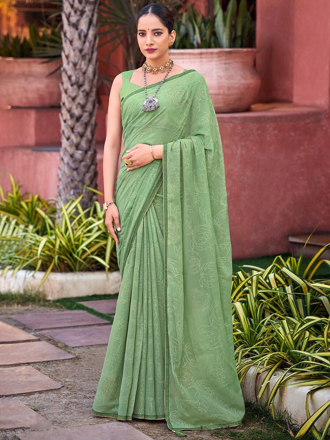 

A.V.M Prints Printed Sequinned Pure Silk Saree, Green