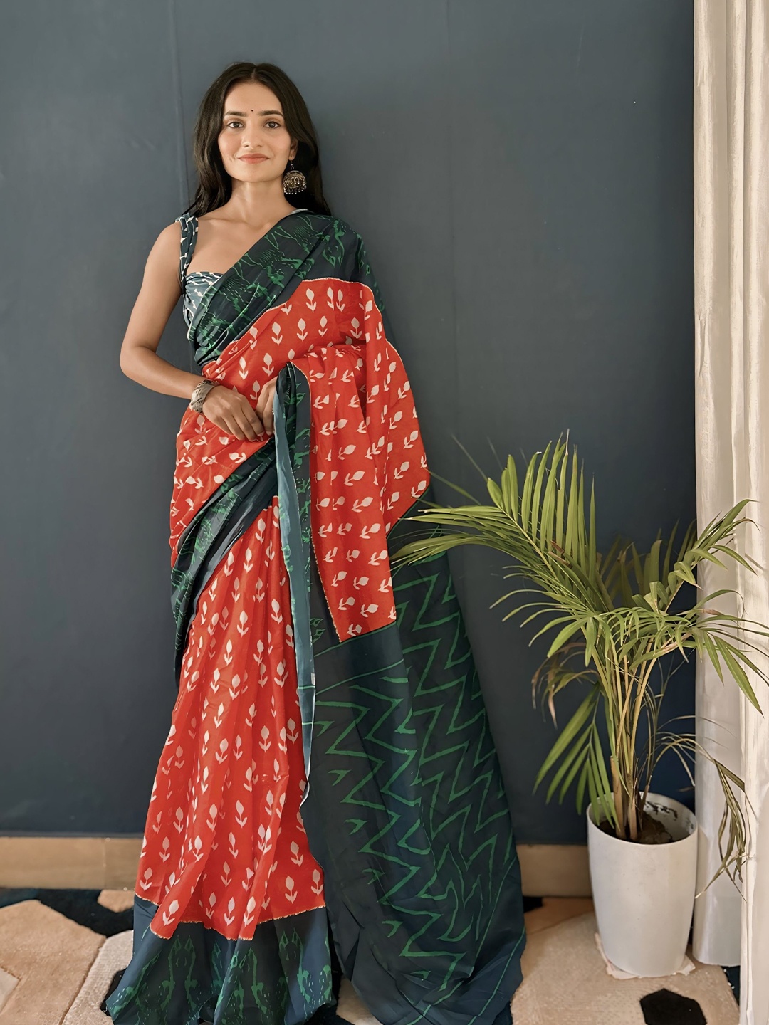 

HERE&NOW Floral Printed Pure Cotton Bagru Saree, Green